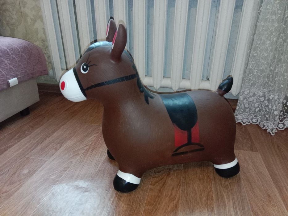 Продам детскую  лошадку