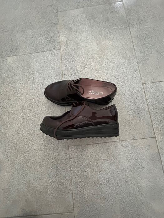 Pantofi, piele lăcuită , culoare vișiniu