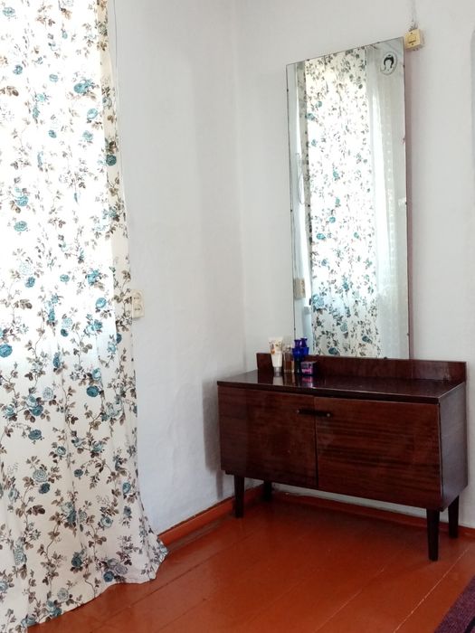 Зеркало тримо в хорошем состоянии