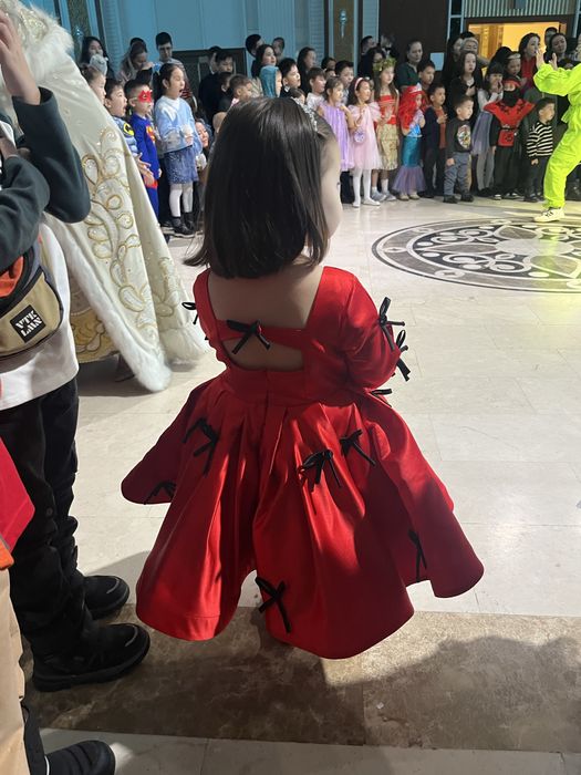 Продам шикарное платье