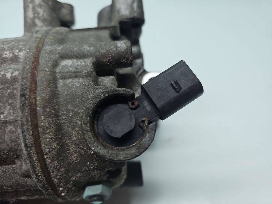 Compresor clima  Volkswagen Golf 7 (5G) [Fabr 2014-prezent] 5Q0816803B