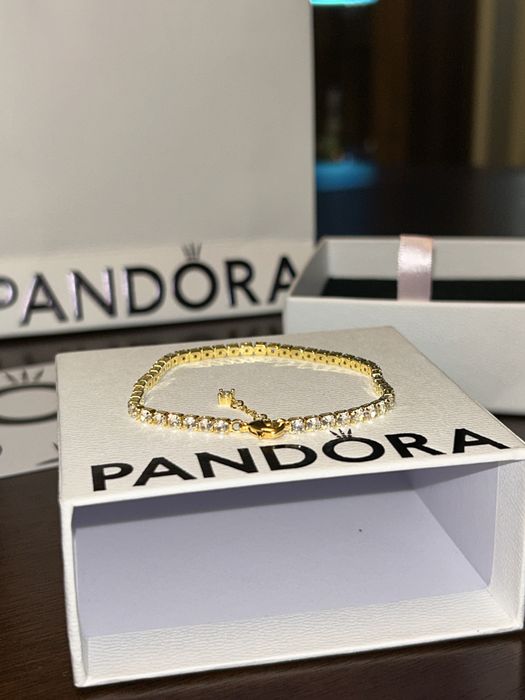 Bratara Pandora cu pietricele pentru dama