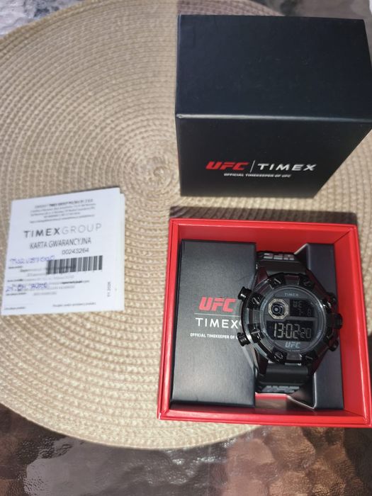 Vând ceas Timex UFC Edition