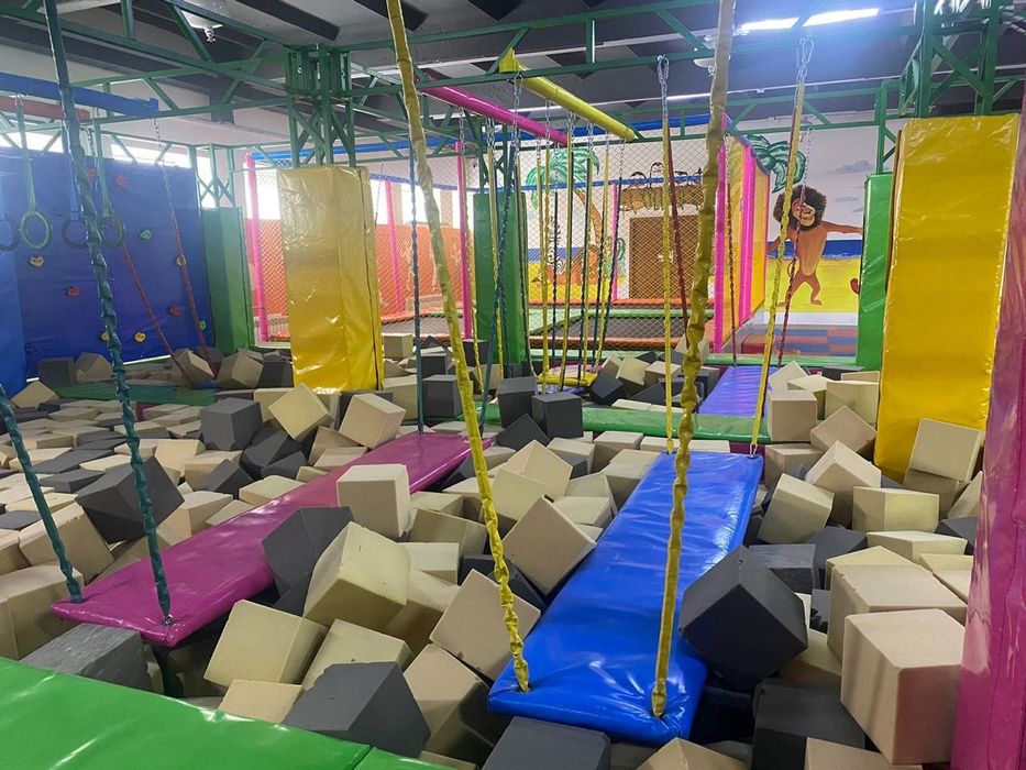 Продам детскую игровую площадку