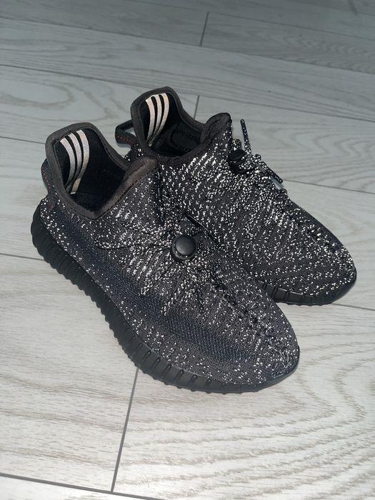 Yeezy 350 negrii