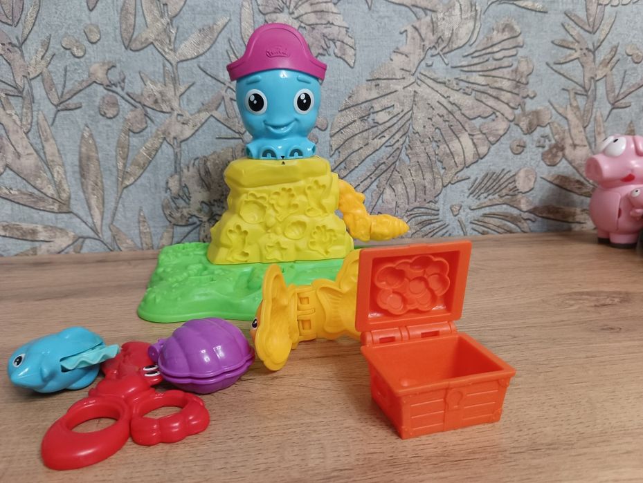 Наборы Play DOH оригинал, без пластилина.