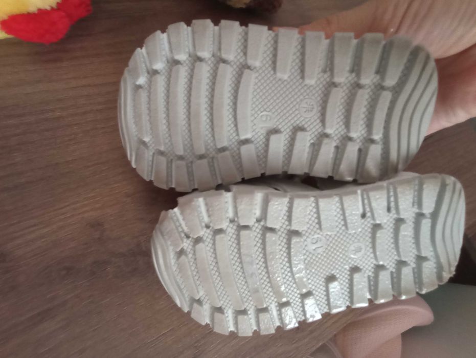 Бебешки обувки 19 номер