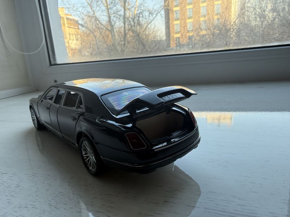 Металлическая машинка