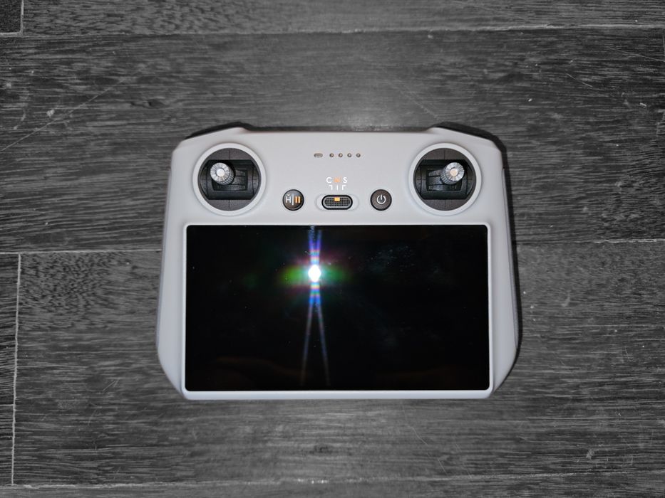 Drona DJI Mini 3 + RC ecran, ca nou, 1 lună vechime