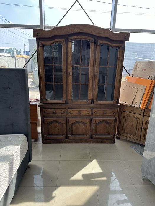Vitrine  de vanzare