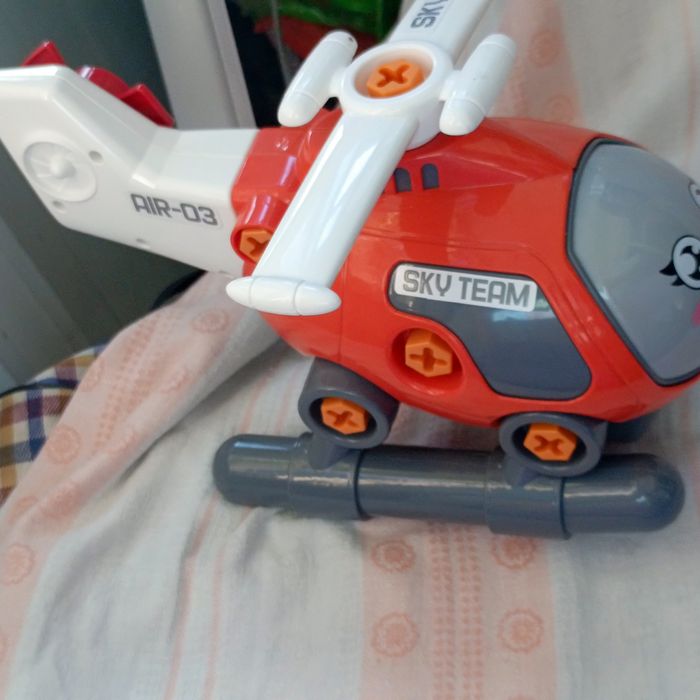 Машинка и вертолёт