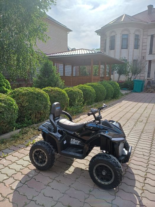 Детский электромобиль