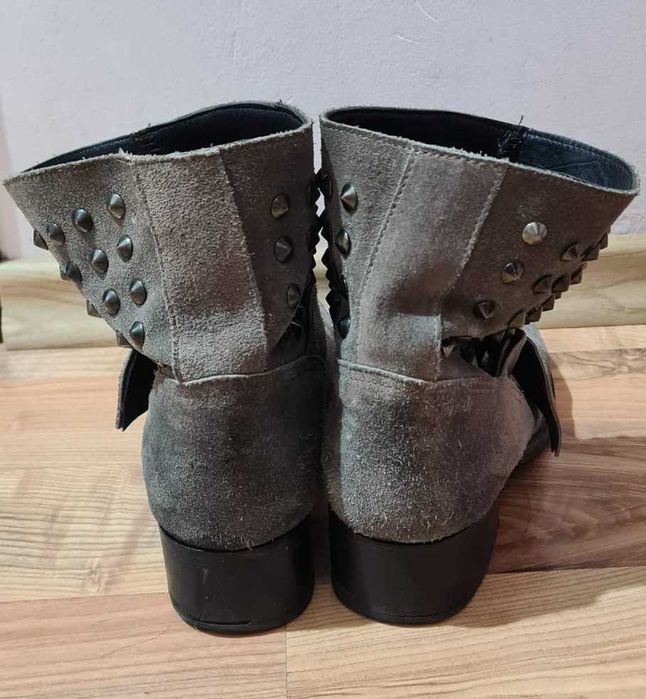 Ghete botine piele intoarsa