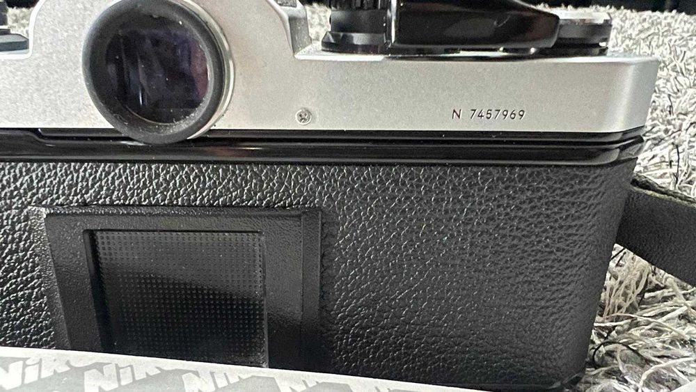 Nikon FM2 impecabil-functional cu blitz Sunpak Auto 260 si 3 obiective