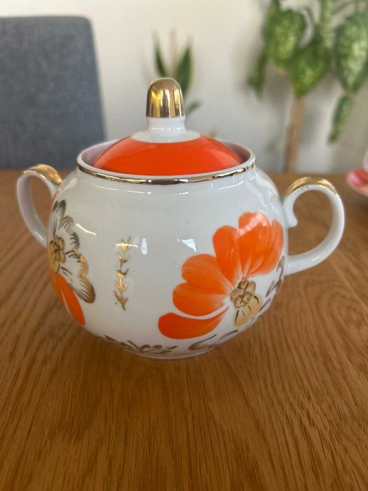 Старинен руски сервиз за чай (200 мл.), закупен около 1980г.