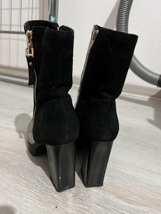 2 пары ботильонов на каблуках б/у