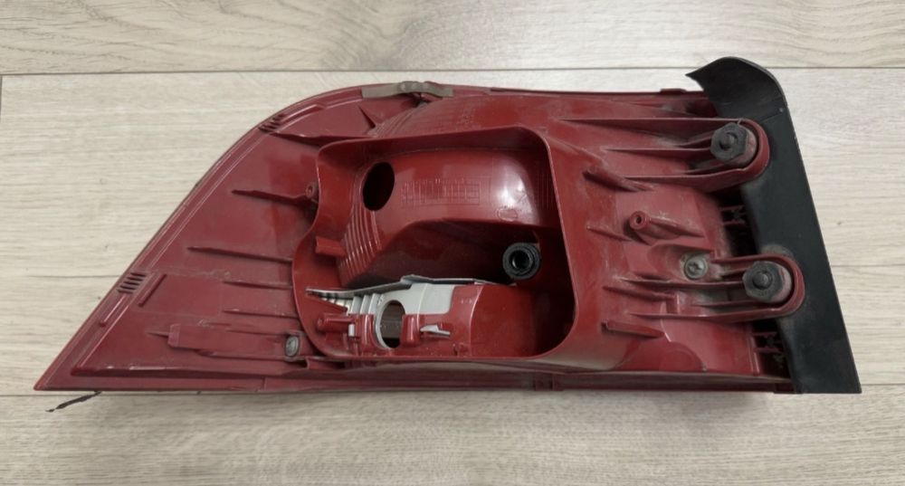 Stop/tripla spate dreapta aripa Volkswagen Passat B7 Variant - fara led