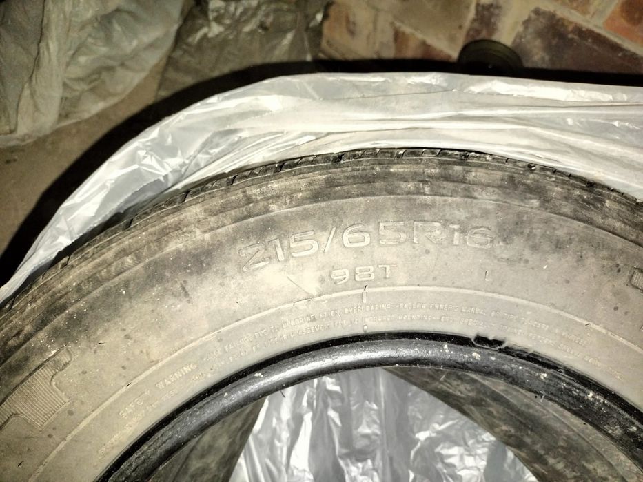 Продам 2 пары шин 215/65R16