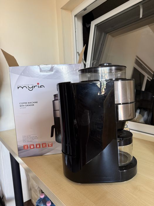 Cafetieră / filtru de cafea cu râșniță incorporată Myria MY4444, în stare impecabilă (aproape nouă), folosită foarte puțin