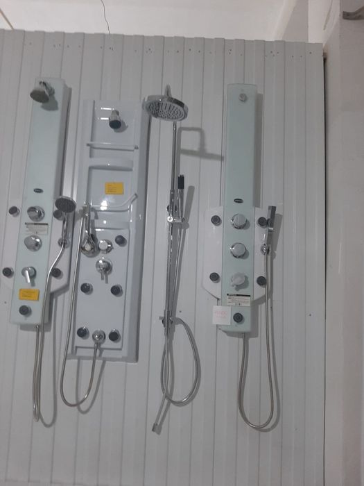 Смеситель , золото, напольный ., душевые панели .