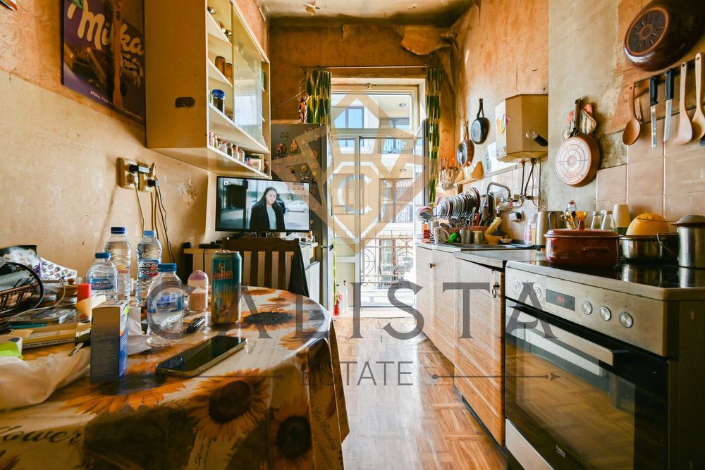 Продава се Етаж от къща в София, Център - 201 кв.м за 1891 €/кв.м - Снимка #2