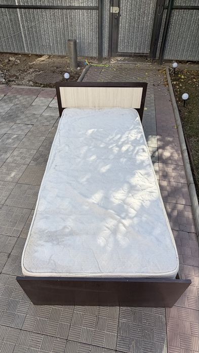 Продам кровать односпалку 3 шт
