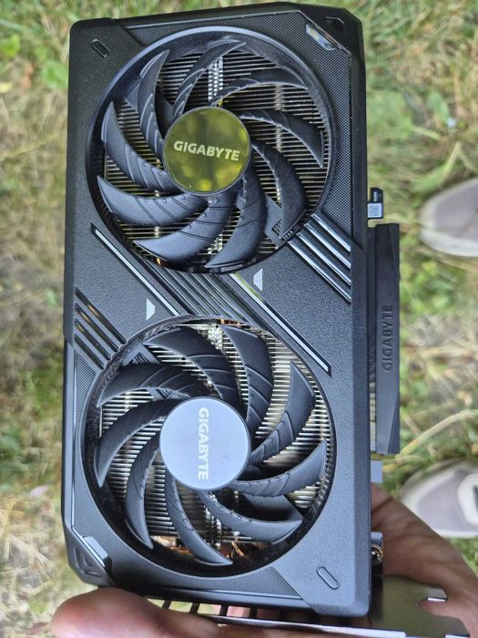 Vând Gigabyte RTX 5060 WINDFORCE MAX OC 8GB – Full box / Garanție