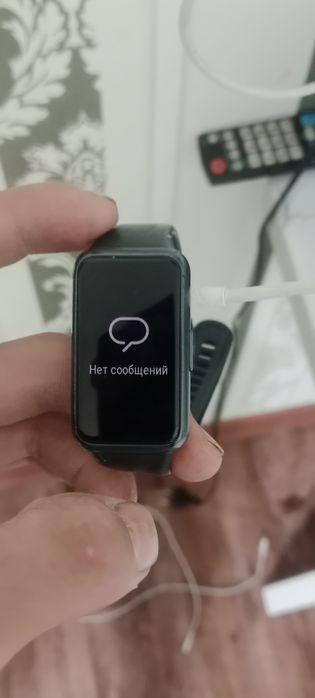Продам смарт часы Huawei mi band 7