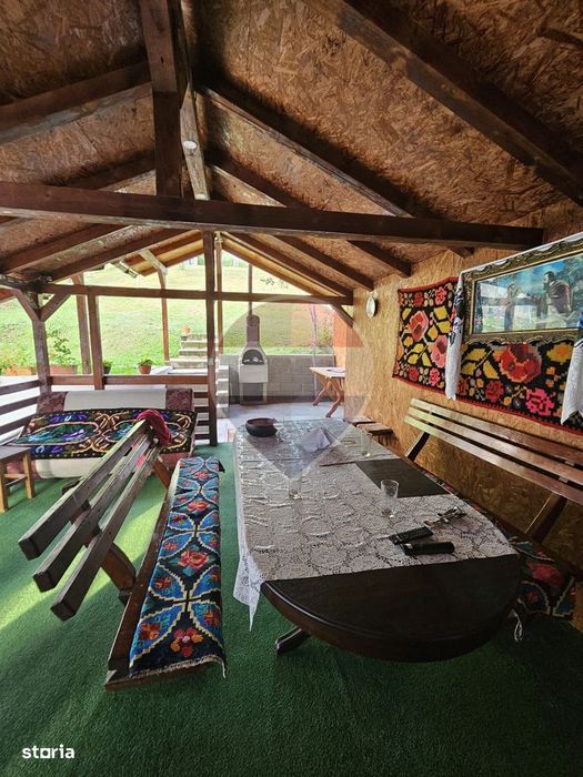 Casă / Vilă cu 9 camere de vânzare