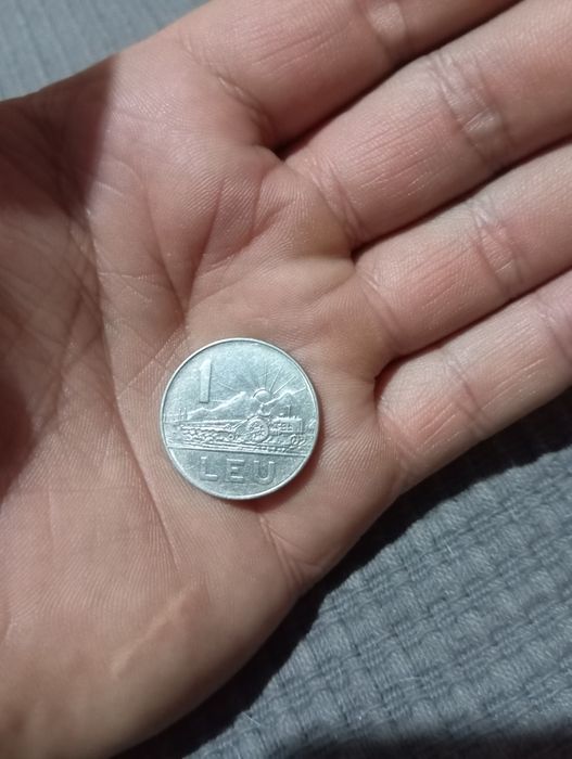Vând monedă de 1 leu 1966