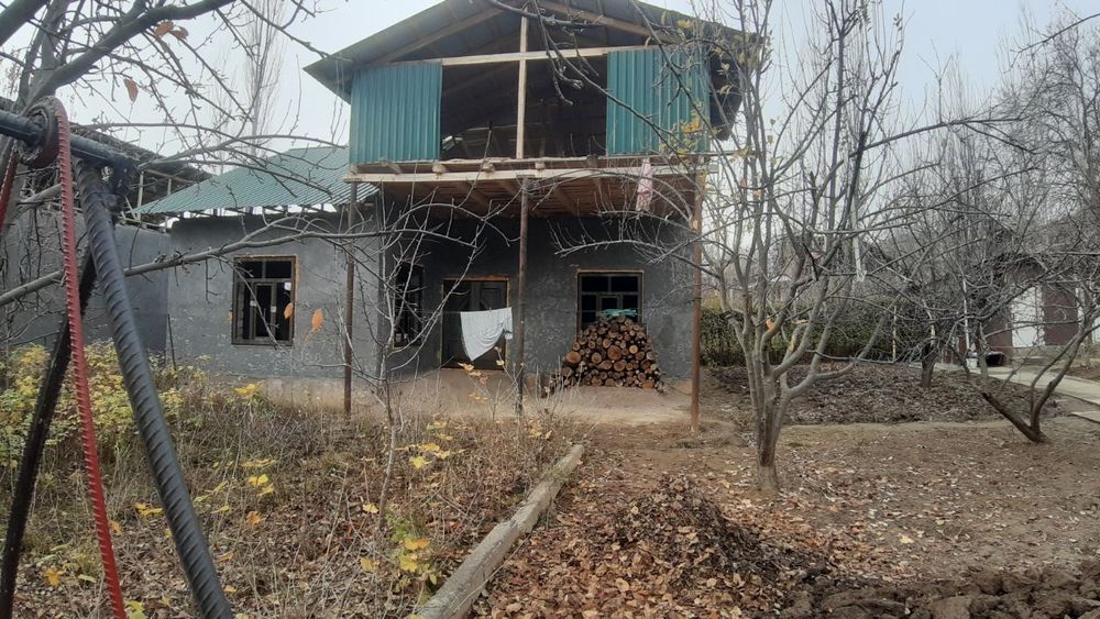 Uchastka dacha Toshkent Bo'stonliq Sijjak mahallasida 7sotixli