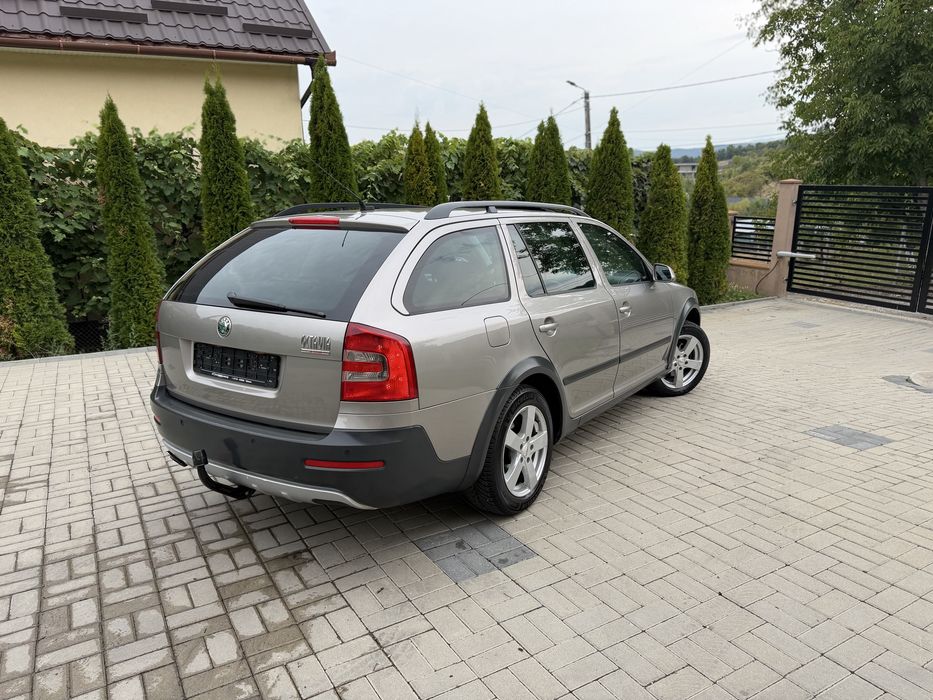 Skoda octavia scout 2.0 tdi /4x4 /xenon / trapa