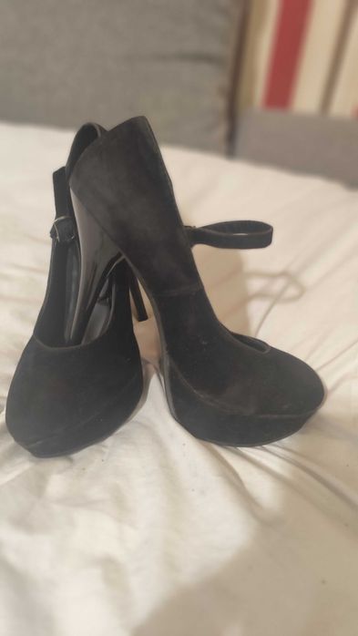 Оригинални женски обувки