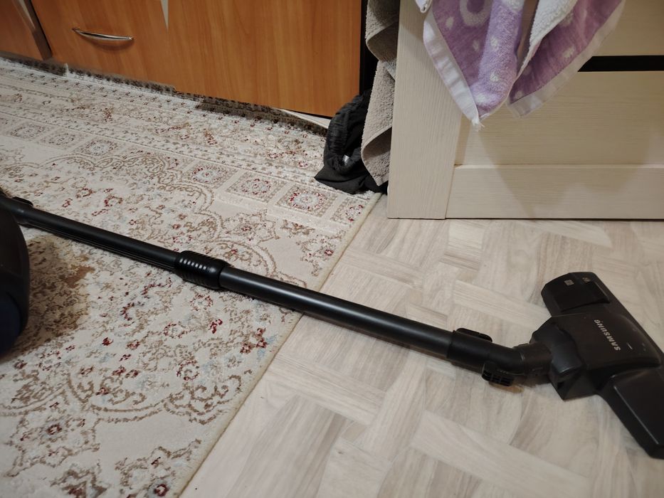 Пылесос Самсунг с контейнером