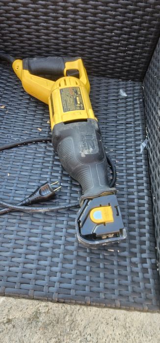 fierastrau sabie dewalt la 110v.