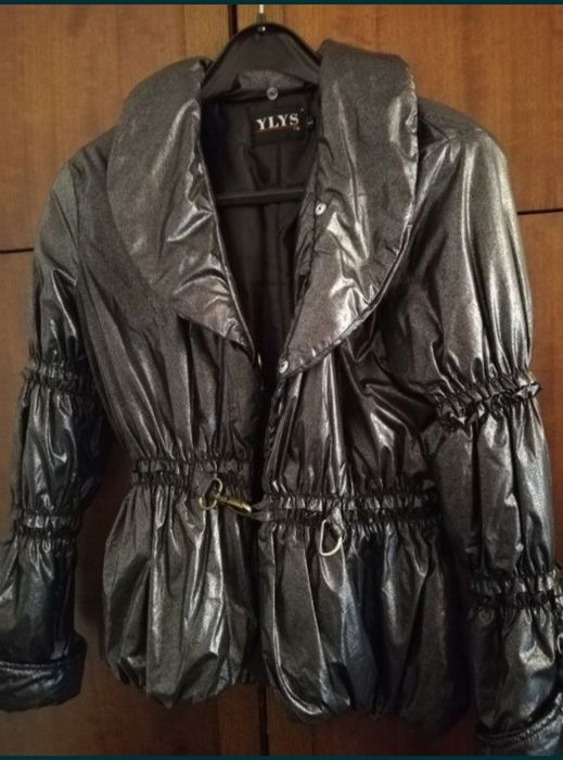 Продава дамски якета