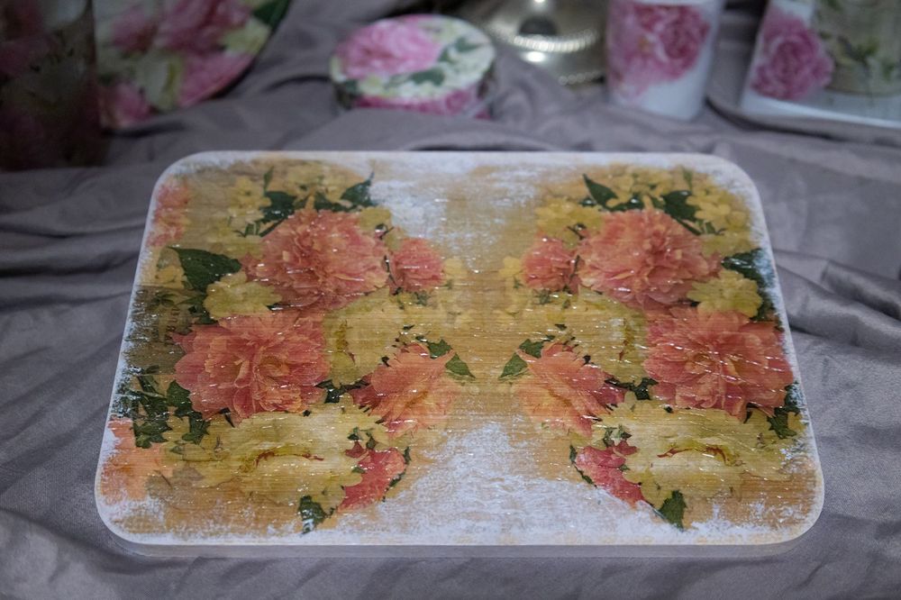 Оригинални декоративни бутилки, чаши, чинии, свещи. Подарък.