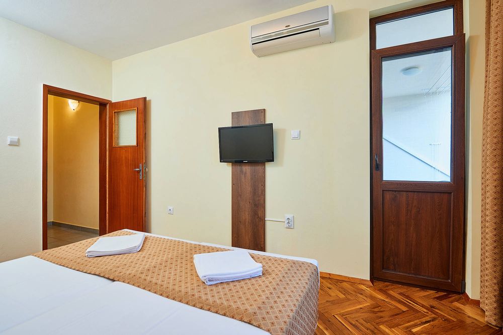 Дава се под наем Многостаен апартамент в Поморие - 90 кв.м за 382.5 € - Снимка #3