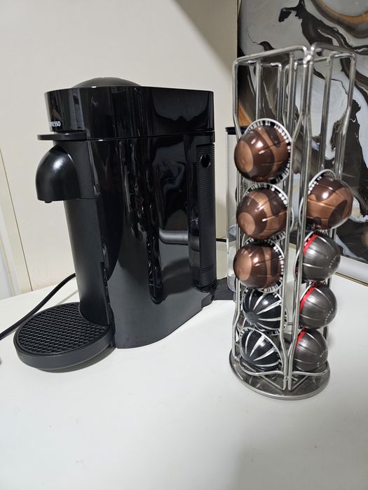 Espressor Nespresso Vertuo Plus D + suport rotativ + capsule, ca noi