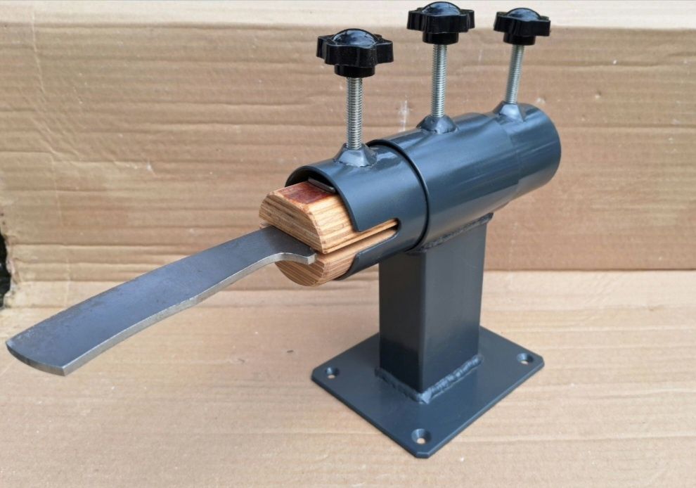 Ножарска стяга менгеме