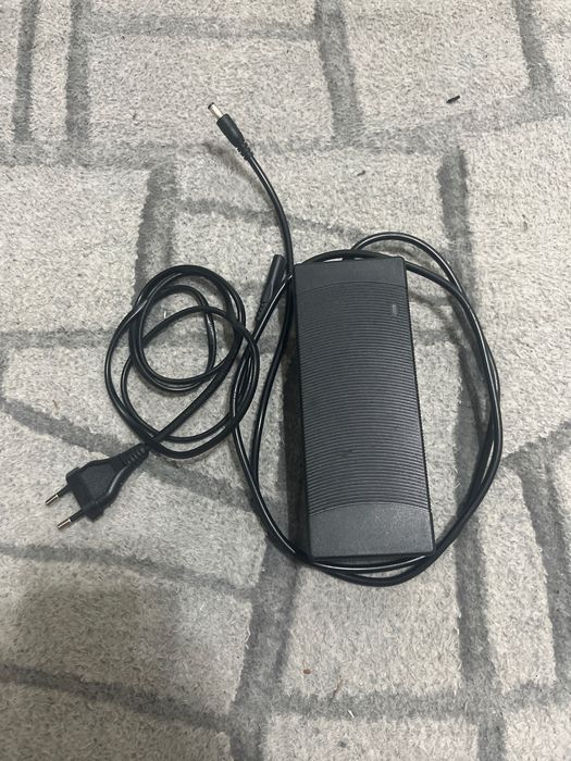 Încărcător Kukirin G2