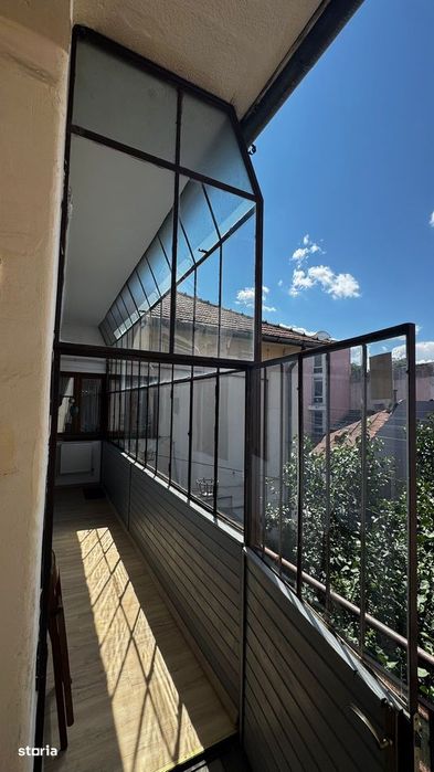 De închiriat apartament impozant cu 3 camere în Centru