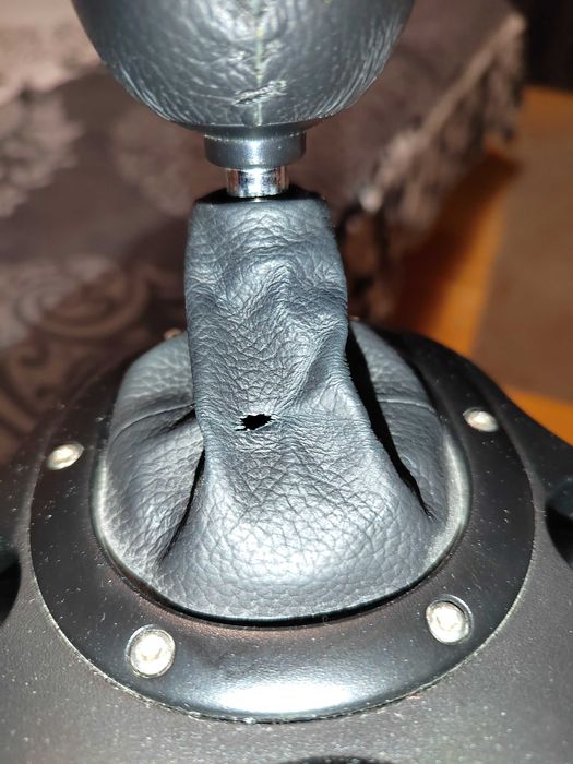 Logitech g29 + shifter 6 предавки + Стойка Huzaro
