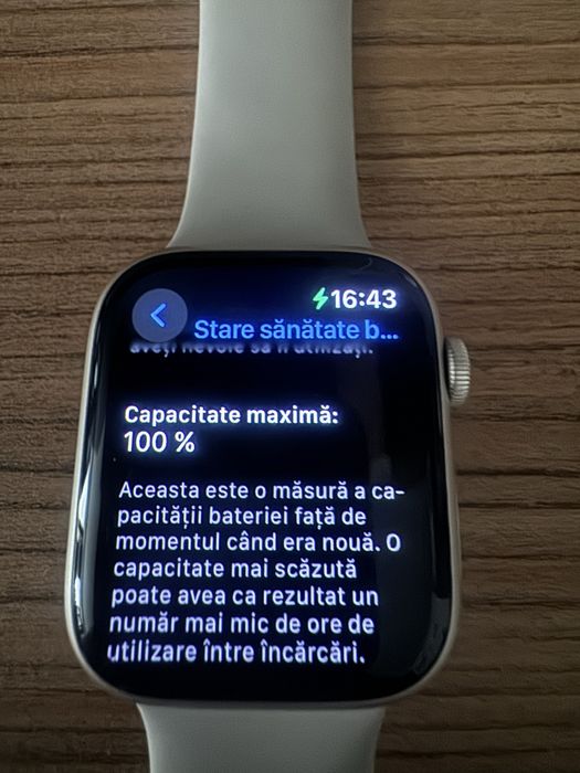 Apple Watch Series 9 Starlight Aluminium Case