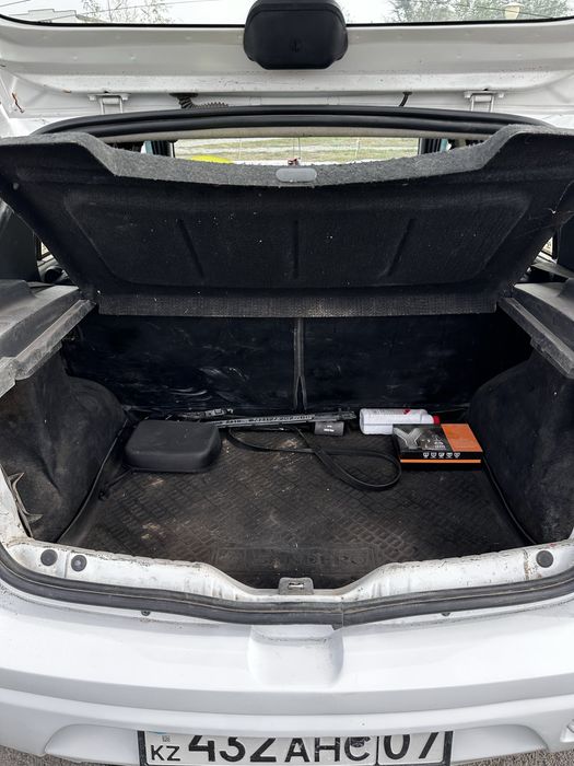 Продам авто рено сандеро sandero