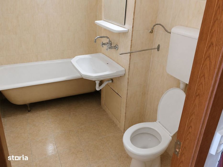Apartament 3 camere, cartier Rovine