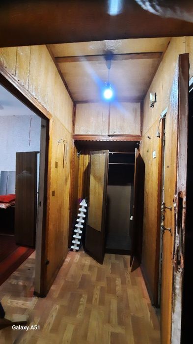 Сдаётся на Юнусабаде -17 2/2/4 передано в 3 комнатную