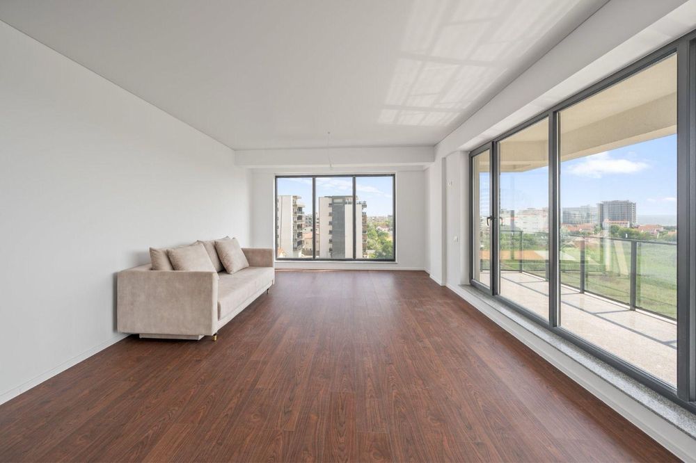 Apartament de vanzare cu 3 camere in zona Nord, Mamaia-Sat