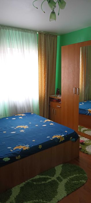 Vând apartament 3 camere Et4.