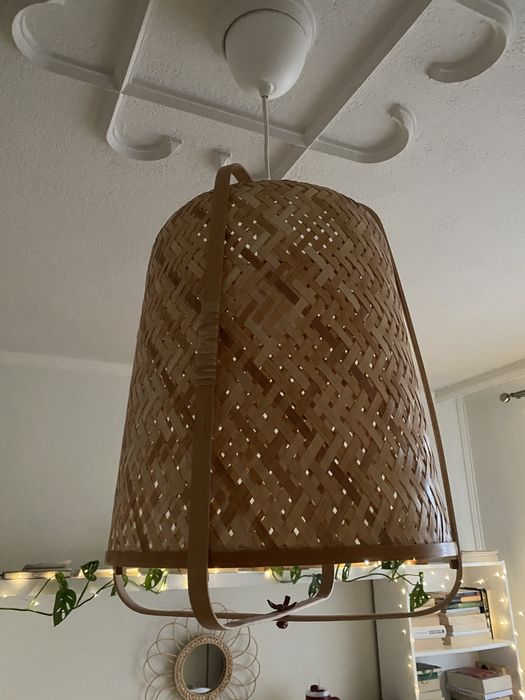 Ратанова лампа Ikea